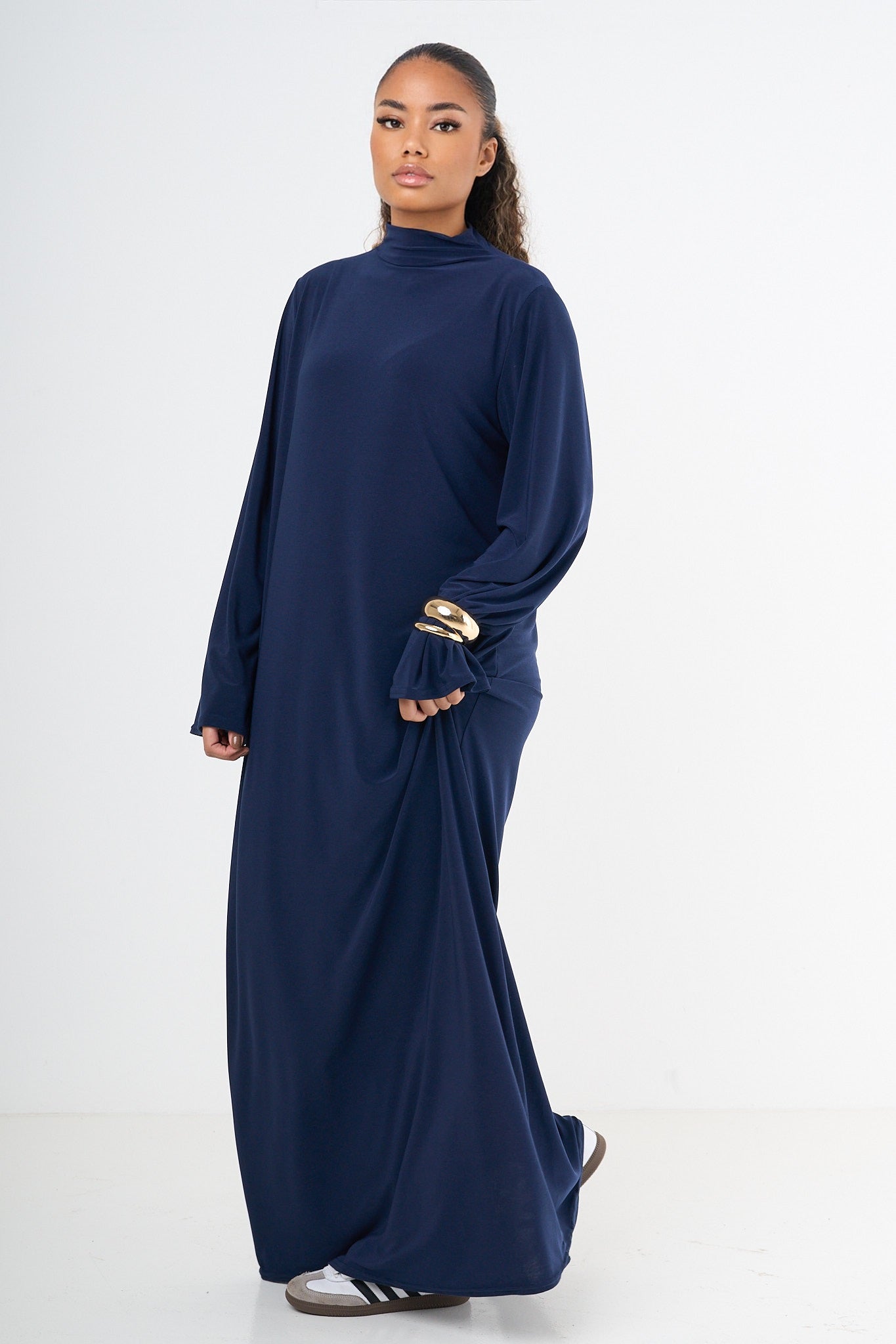 Premium Jersey Abaya - Navy THE GIRL WEARING Premium Jersey Abaya - Navy THE GIRL WEARING